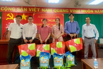 CÔNG ĐOÀN CƠ SỞ BAN QLDA DÂN DỤNG TẶNG QUÀ CHO VIÊN CHỨC, NGƯỜI LAO ĐỘNG VUI TẾT GIÁP THÌN - 2024